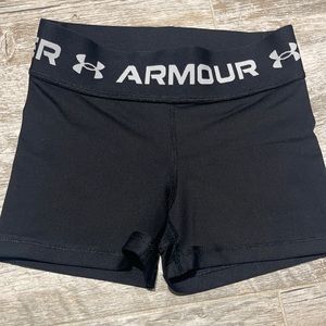 Under Armour Women’s Heat Gear Shorty Short